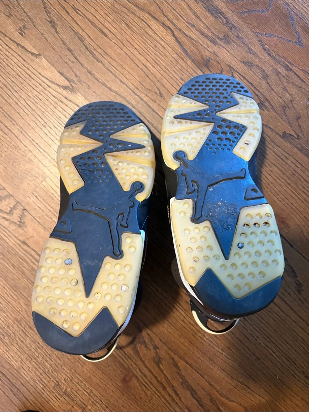 Air Jordan laker 6s size 12 worn in good condition no box